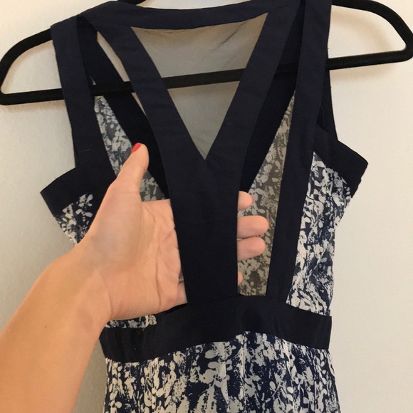 Floral cutout maxi dress - Picture 4 of 4